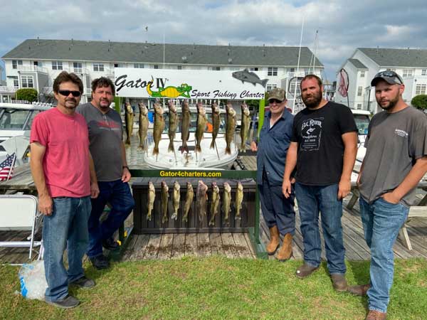 lake erie walleye - group photo